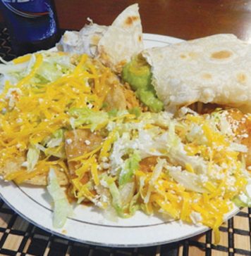 1_ElCompadreTacoShop.jpg