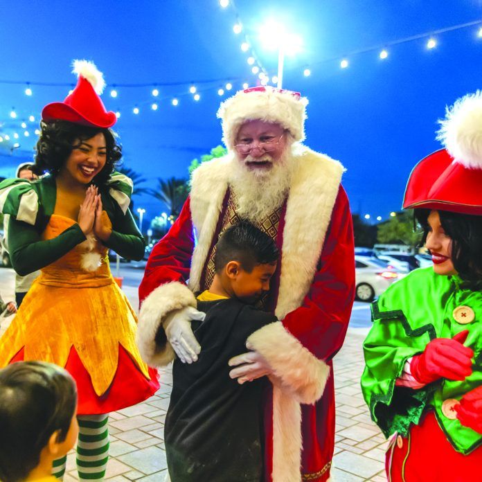 ParkwayPlaza_TreeLightingCeremony2024_CourtesyOfParkwayPlaza_2