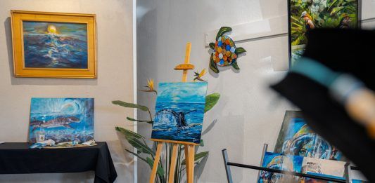 Downtown El Cajon shines bright this holiday season